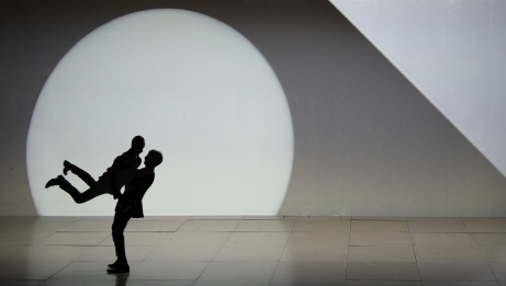 transverse-orientation-2021-dimitris-papaioannou-london-dance-umbrella-sadlers-wells-photobyjulianmommert-20211021-j