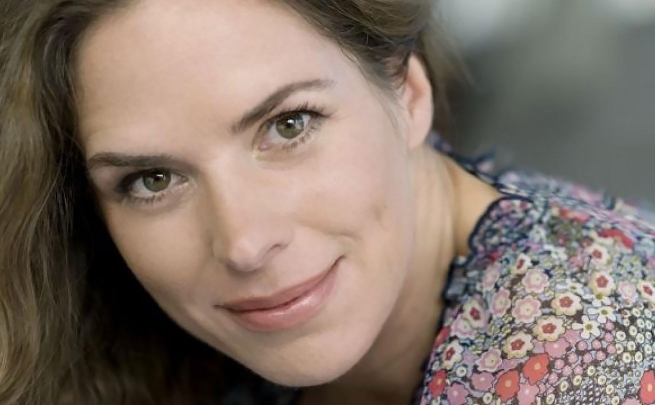 Johanna Nutter in BARBED WIRE in the bathroom