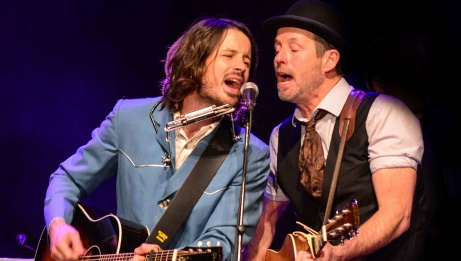 
																			Barney Bentall et Dustin Bentall																