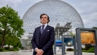 Darcy James in front of a glass dome © Lindsay Beyerstein