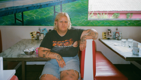 Safia Nolin sitting in a diner.