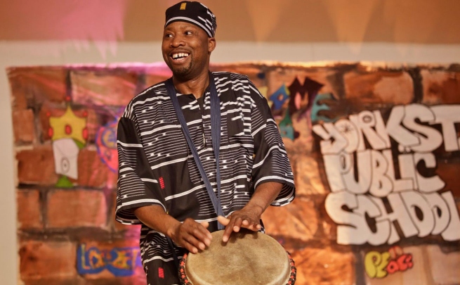 DaDaWa Selected from Sister Drum 非売品 プロモ Yamo! Yamo! West African Drumming with Fana Soro | Kinderconcerts